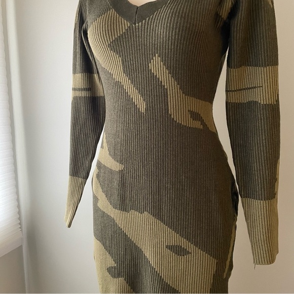 Yohers Olive Camo Knit V-Neck Fringe Hem Bodycon Dress Midi Camoflauge Small NWT - Picture 6 of 10